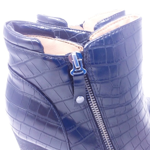 Naturalizer Women's Haley Black Croco Ankle Boot 10 - Picture 7 of 15